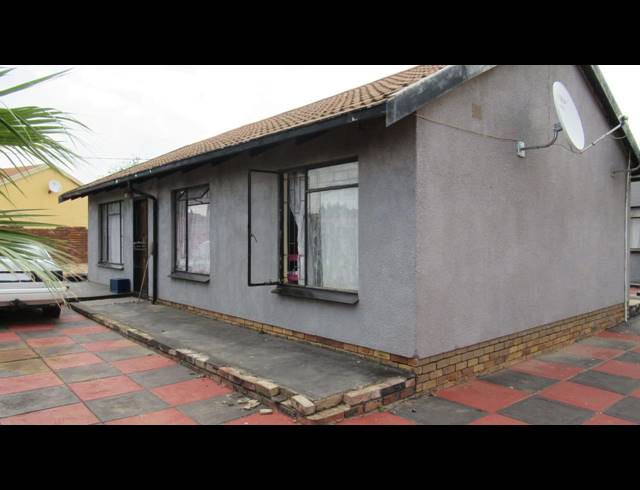 5 BEDROOM HOUSE FOR SALE IN SOSHANGUVE FF